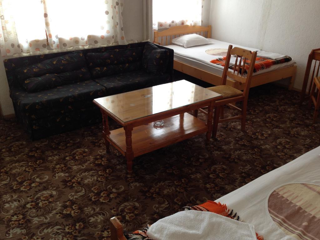 Katerina Family Hotel Smoljan Zimmer foto